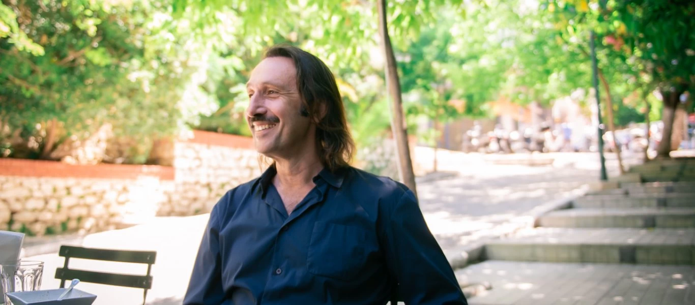 Ρ.Χαραλαμπίδης: «Προτείνω για τον εορτασμό του 2021 να αφήσουμε όλοι οι Έλληνες μουστάκι» (φώτο)